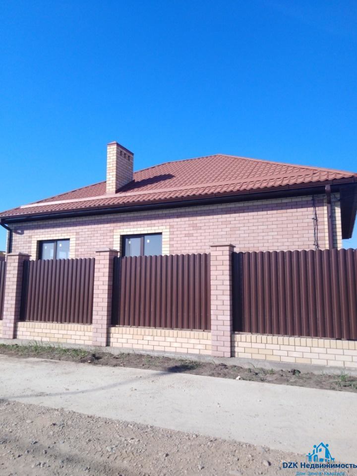Дом в новом коттеджном поселке в хуторе Ленина под отделку.

