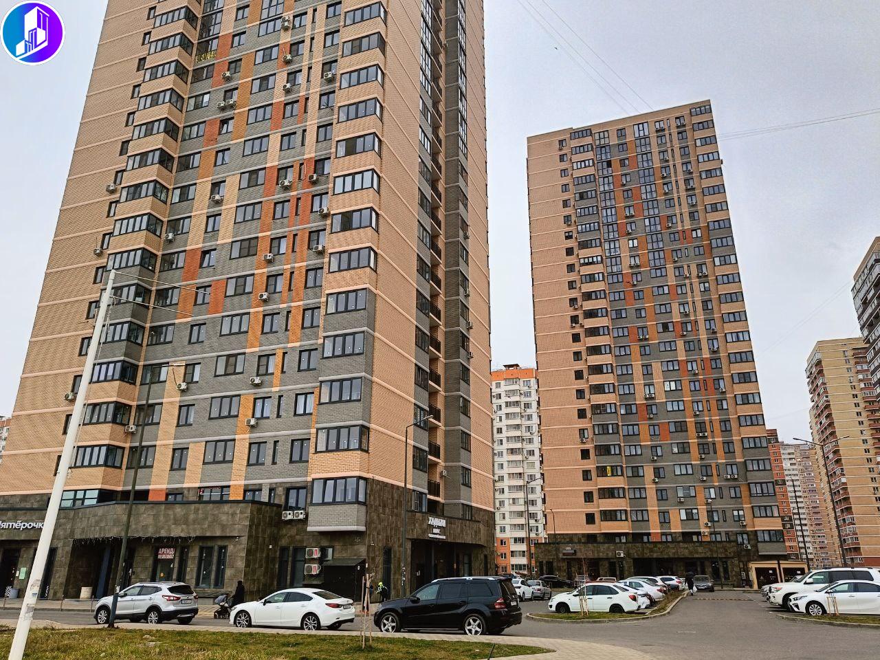 Квартира в сданном доме, в предчистовой отделке, в самом зеленом микрорайоне города. Дом кирпич -монолит, рядом школы, детсады, магазины, рынки, транспортная развязка.