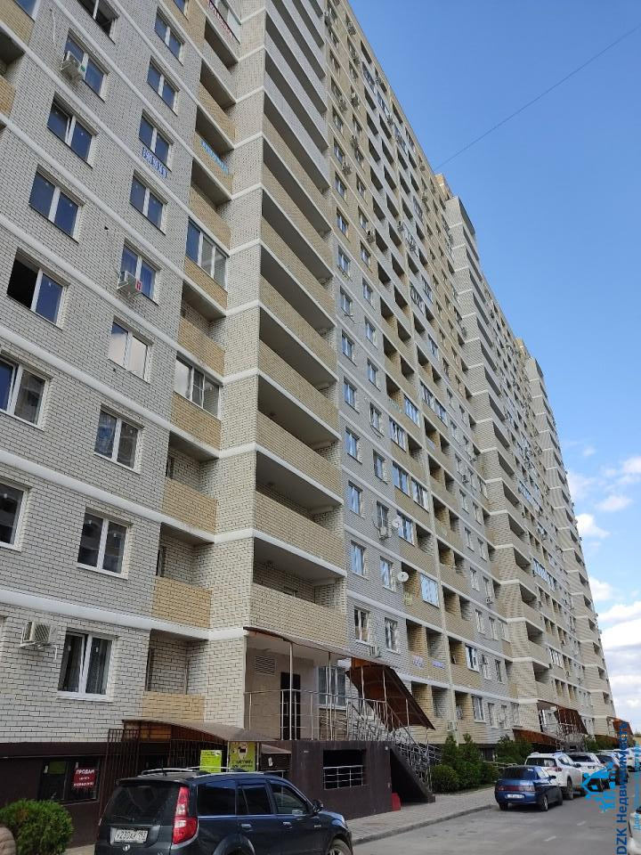 Продам 2-х комнатную квартиру площ. 48,5 кв. м на 5 этаже 19 этажного мон-кирп дома. Квартира с отличной планировкой, есть 2 балкона.  В квартире качественная предчистовая отделка от застройщика. На территории микрорайона имеется большое количество детских и спортивных площадок, велосипедных дорожек