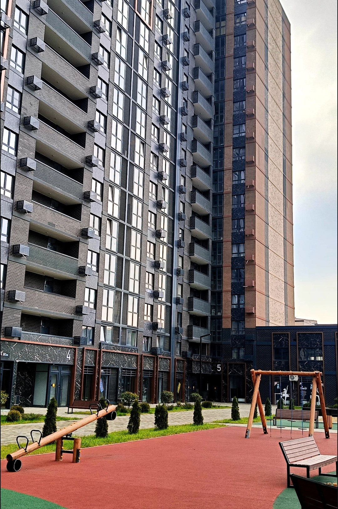 Продажа однокомнатной квартиры в предчистовой отделке  в новом доме в новом микрорайоне! 
В мкр есть все для проживания, удобная транспортная развязка, до центра 15 минут. В мкр много кафе, магазинов, есть большой парк для прогулок,
в округе 4 детсада, школа, поликлиника!
Звоните, отвечу на все вопр