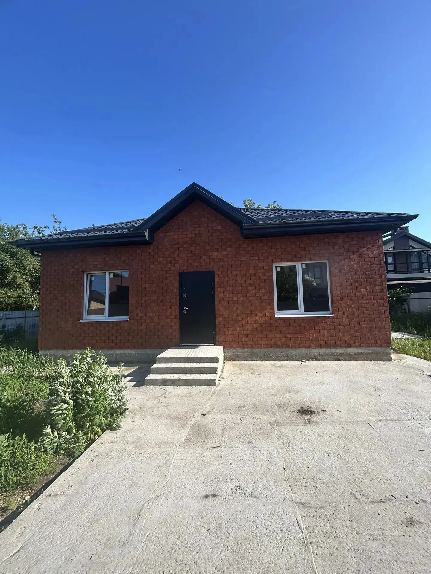 🏚️ Дом с газом 100м + 40м мансардный этаж .
🏞️ Участок 4 сотки
🏪 До магазина 50 метров
🚎 рядом общественный транспорт.
🏫 До школы 15 минут пешком иди две остановки на школьном автобусе.
💸 Цена 10 млн. В предчистовой отделке.
🪙 Цена с ремонтом 10,5 млн.
